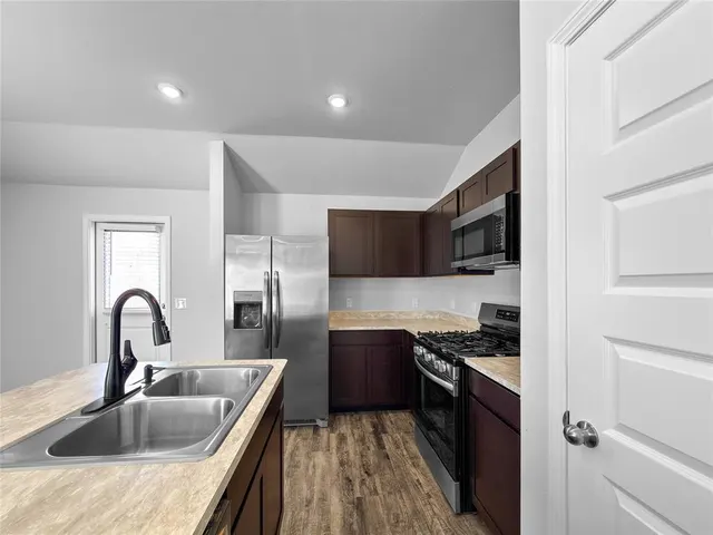 Photo 8 — 1211 Clydesdale Drive, Guthrie, OK 73044