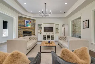 Sold home at 9908 Jamie Way