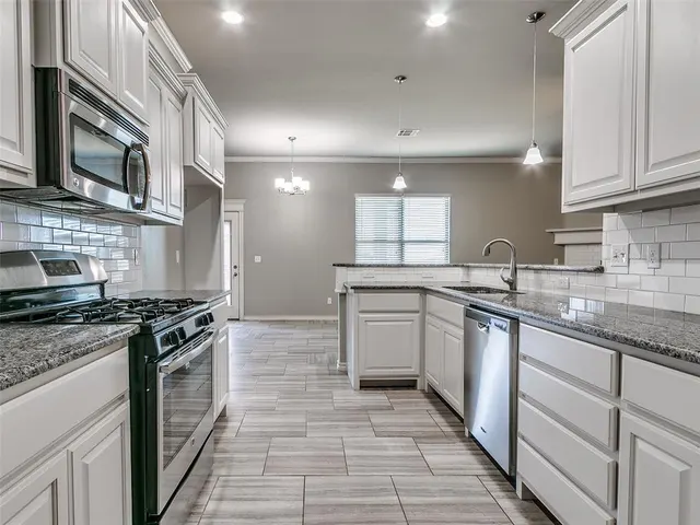 Photo 4 — 12712 NW 5th Street, Yukon, OK 73099