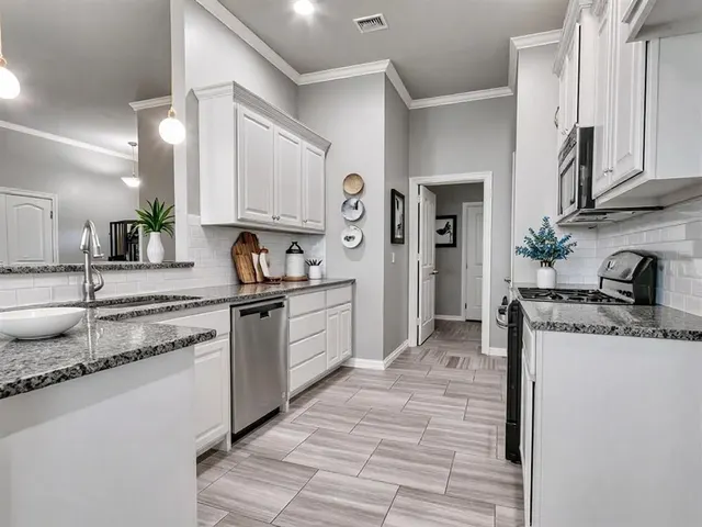 Photo 5 — 12712 NW 5th Street, Yukon, OK 73099