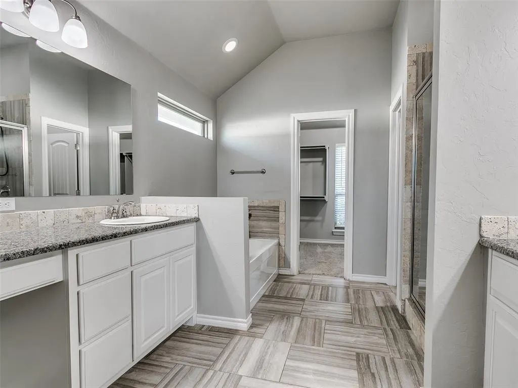 Photo 9 — 12712 NW 5th Street, Yukon, OK 73099