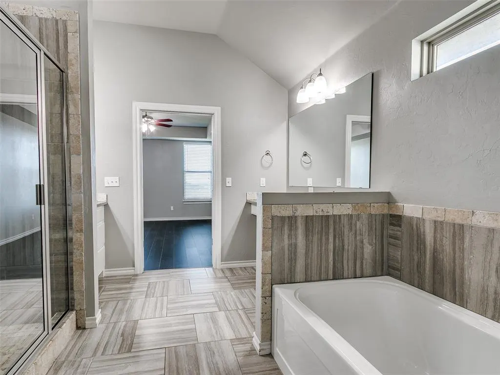 Photo 10 — 12712 NW 5th Street, Yukon, OK 73099