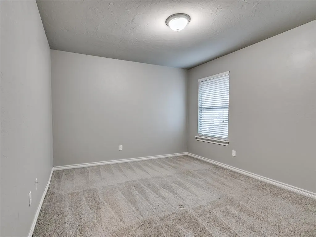 Photo 16 — 12712 NW 5th Street, Yukon, OK 73099