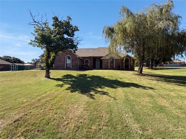 Front exterior — 1771 Silks Terrace, Guthrie, OK 73044