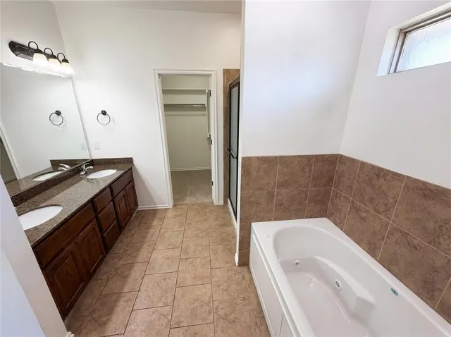 Photo 6 — 1771 Silks Terrace, Guthrie, OK 73044