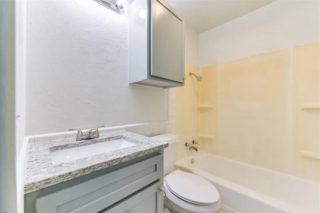 Photo 18 — 2621 N Reeves Avenue, Oklahoma City, OK 73127