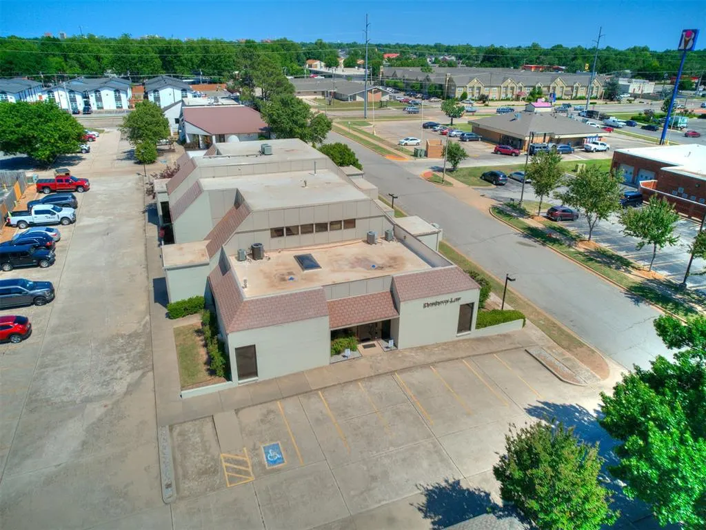 Photo 5 — 2425 Wilcox Drive, Norman, OK 73069
