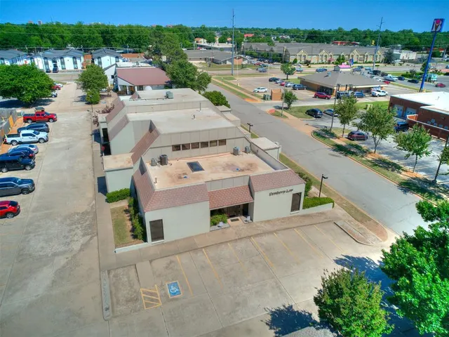 Photo 5 — 2425 Wilcox Drive, Norman, OK 73069