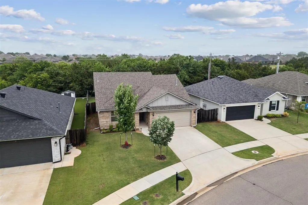 Front exterior — 2929 Blue Fish Road, Norman, OK 73069