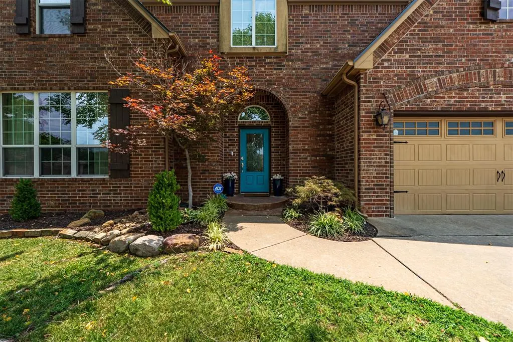 Photo 4 — 10808 NW 117th Place, Yukon, OK 73099
