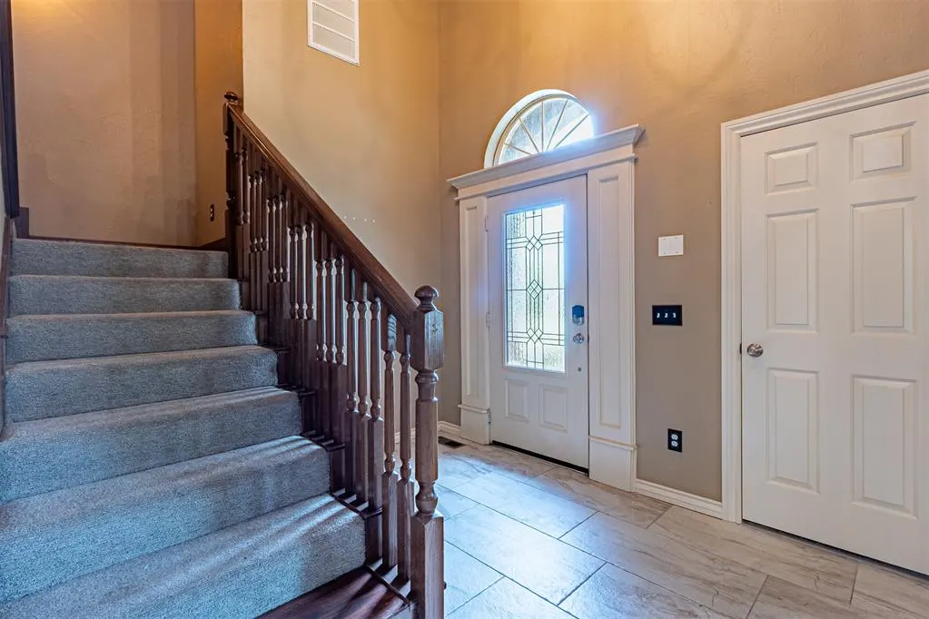 Photo 6 — 10808 NW 117th Place, Yukon, OK 73099