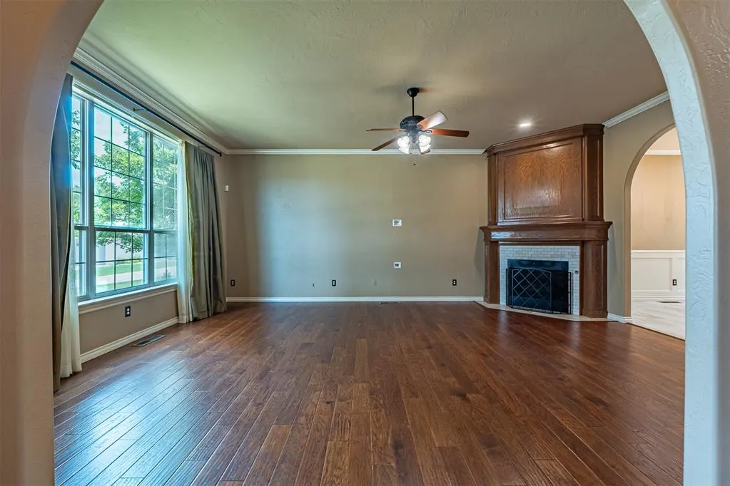 Photo 7 — 10808 NW 117th Place, Yukon, OK 73099