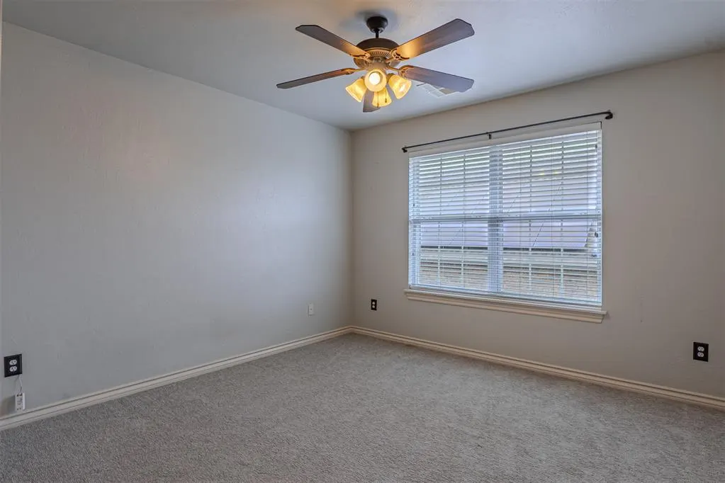 Photo 37 — 10808 NW 117th Place, Yukon, OK 73099