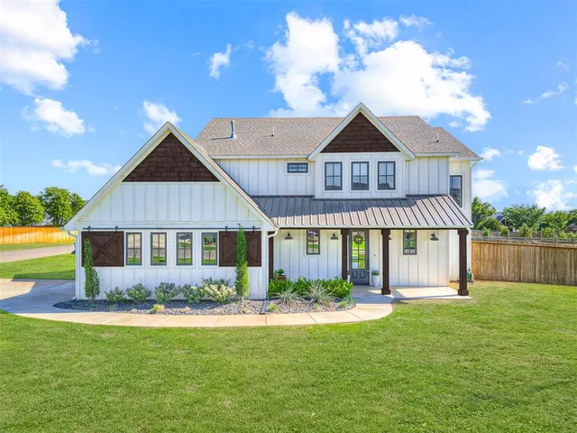 Photo 2 — 280 Old Farm Road, Edmond, OK 73034