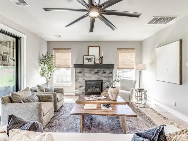 Photo 3 — 280 Old Farm Road, Edmond, OK 73034