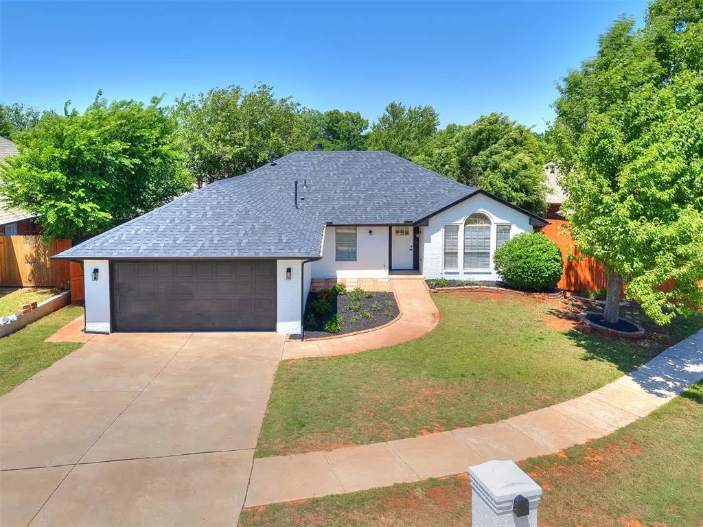 Front exterior — 18213 Bur Oak Drive, Edmond, OK 73012