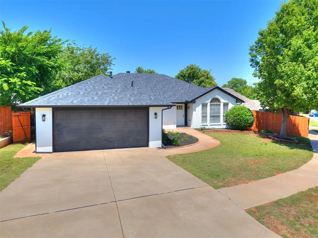 Photo 2 — 18213 Bur Oak Drive, Edmond, OK 73012