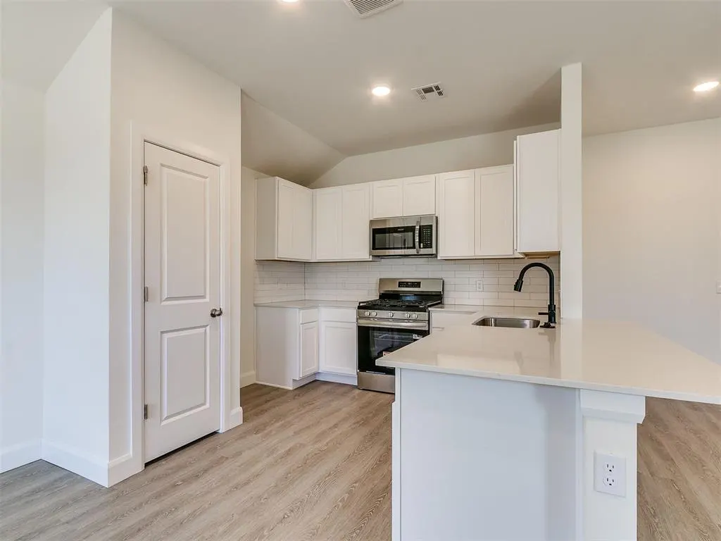 Photo 12 — 2040 Brush Creek Way, Newcastle, OK 73065