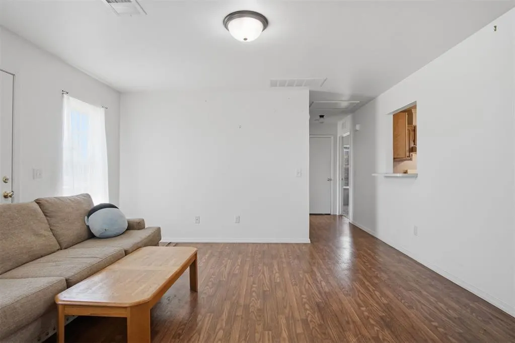 Photo 9 — 8517 N Phillips Avenue, Oklahoma City, OK 73114