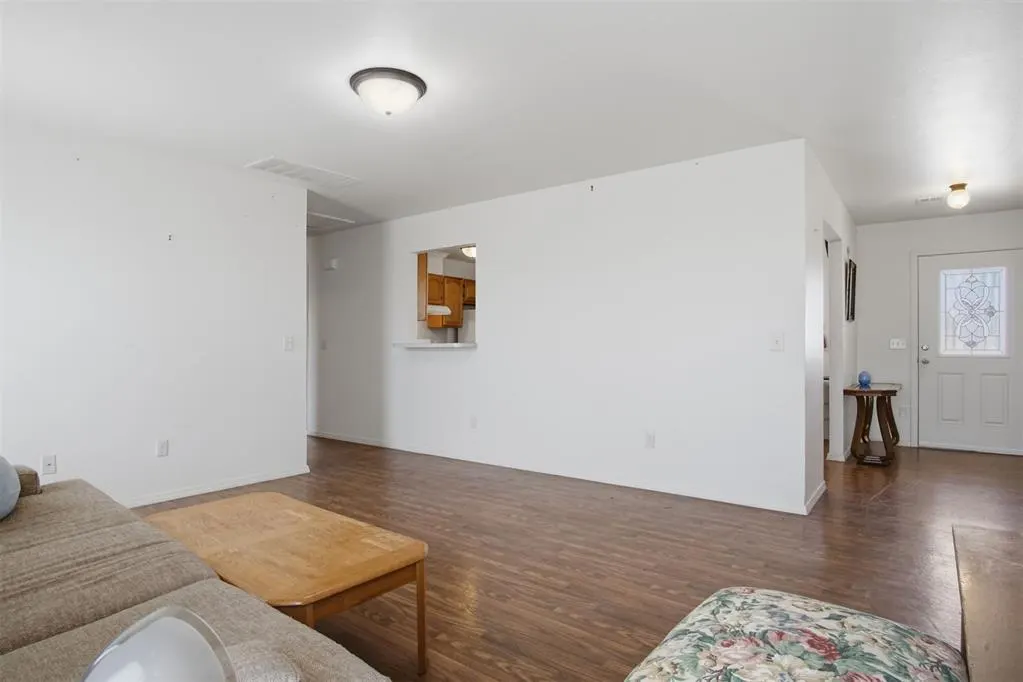 Photo 11 — 8517 N Phillips Avenue, Oklahoma City, OK 73114