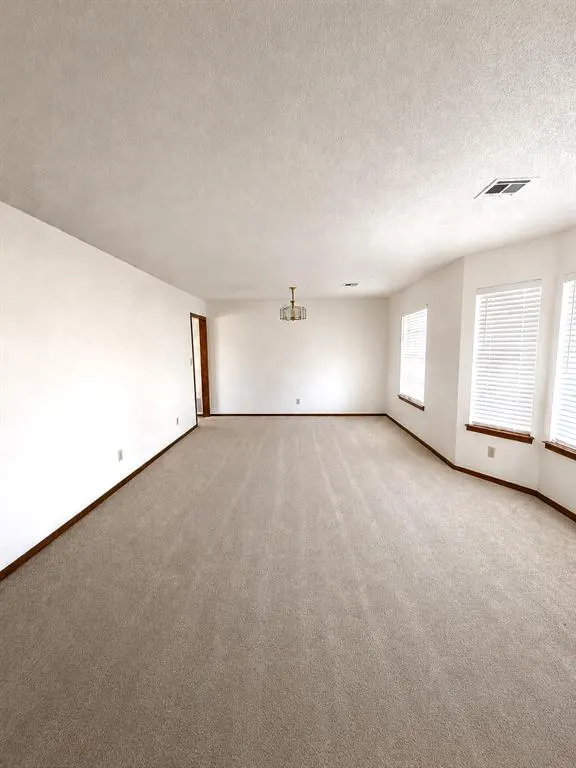 Photo 3 — 808 Cambridge Drive, Altus, OK 73521