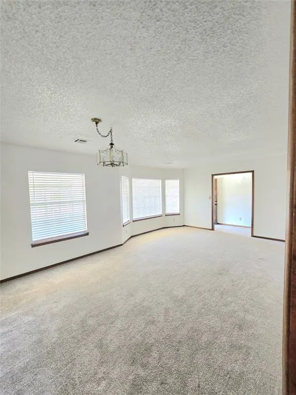Photo 5 — 808 Cambridge Drive, Altus, OK 73521