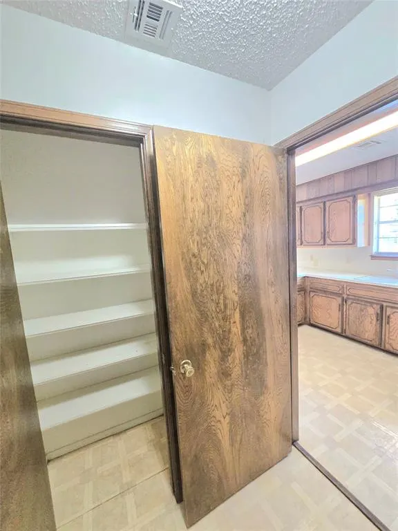 Photo 10 — 808 Cambridge Drive, Altus, OK 73521