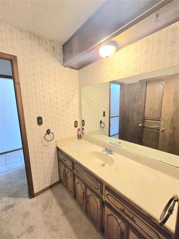 Photo 14 — 808 Cambridge Drive, Altus, OK 73521