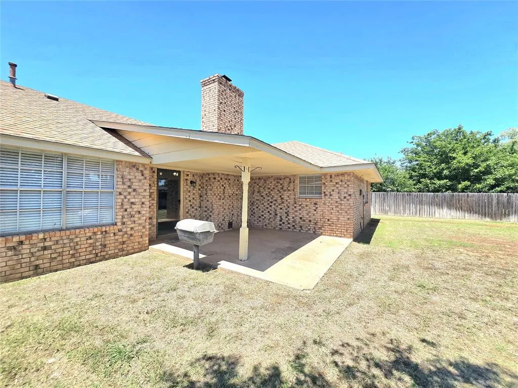 Photo 34 — 808 Cambridge Drive, Altus, OK 73521