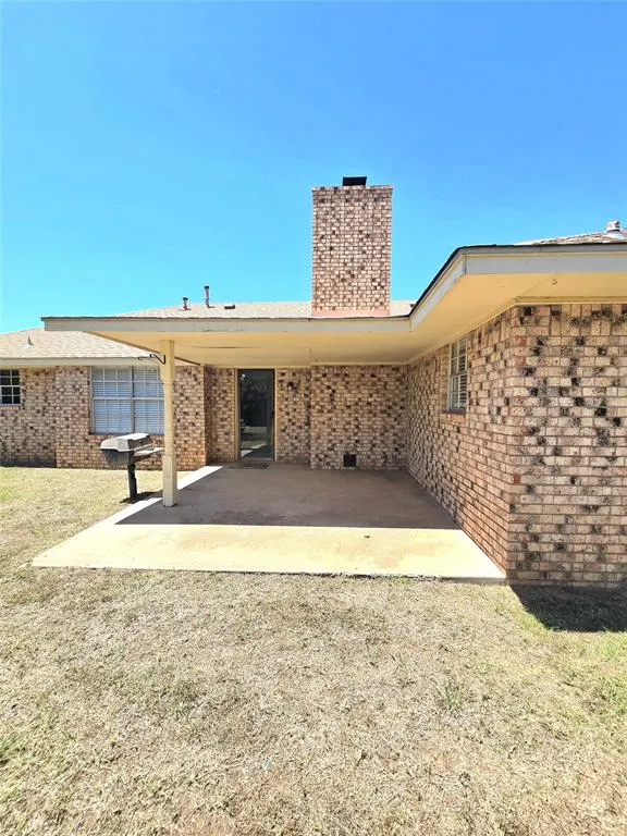 Photo 36 — 808 Cambridge Drive, Altus, OK 73521