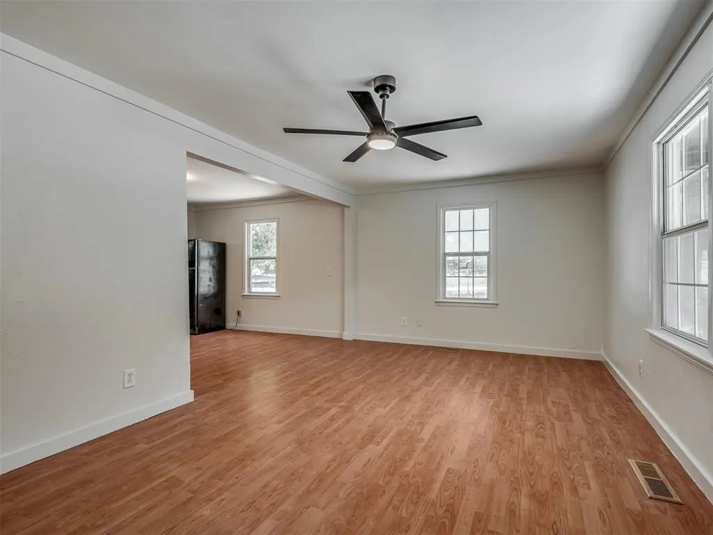 Photo 7 — 1237 N Holly Avenue, Oklahoma City, OK 73127