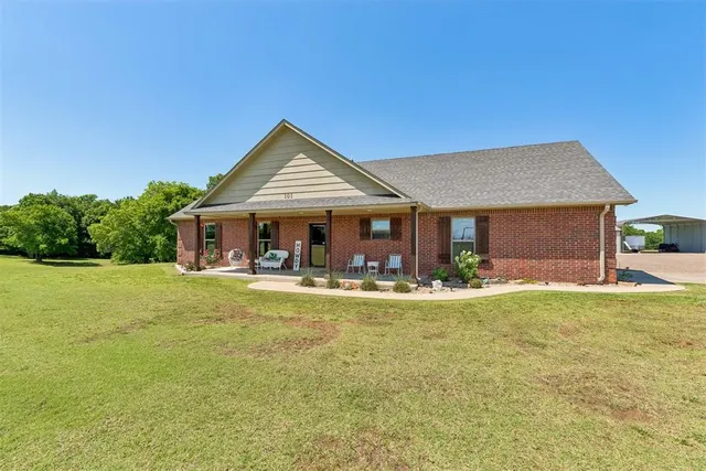 Photo 2 — 101 Fields Row, Pauls Valley, OK 73075