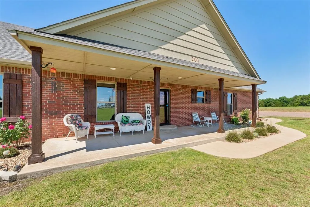 Photo 3 — 101 Fields Row, Pauls Valley, OK 73075