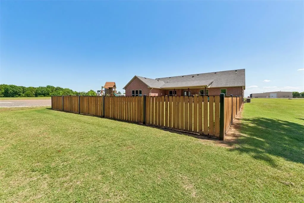 Photo 10 — 101 Fields Row, Pauls Valley, OK 73075