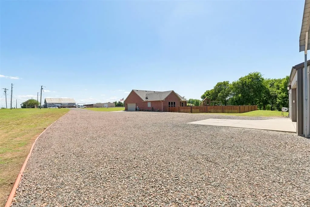 Photo 11 — 101 Fields Row, Pauls Valley, OK 73075