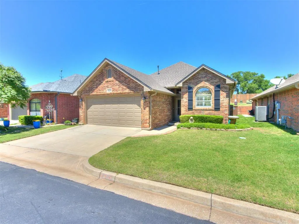 Photo 2 — 929 Heather Glen Terrace, Norman, OK 73072