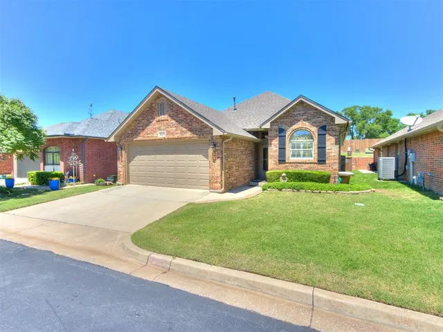 Photo 2 — 929 Heather Glen Terrace, Norman, OK 73072