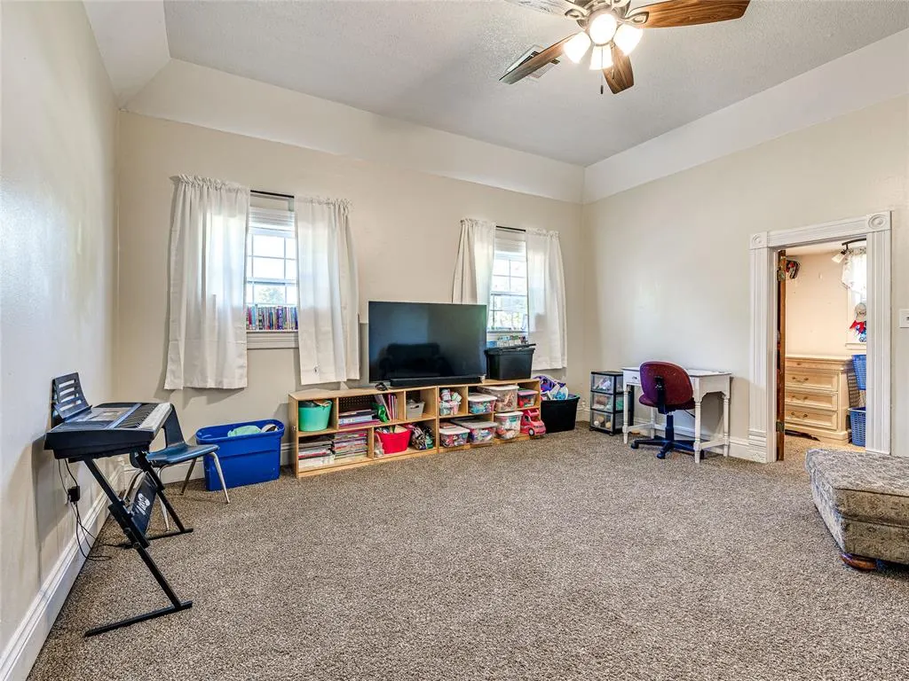 Photo 29 — 518 E Bradley Avenue, Pauls Valley, OK 73075