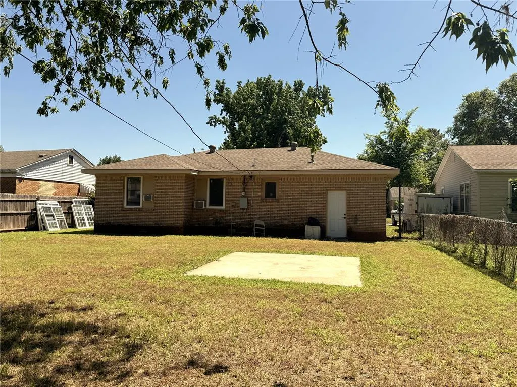 Photo 5 — 910 W Choctaw Street, Lindsay, OK 73052
