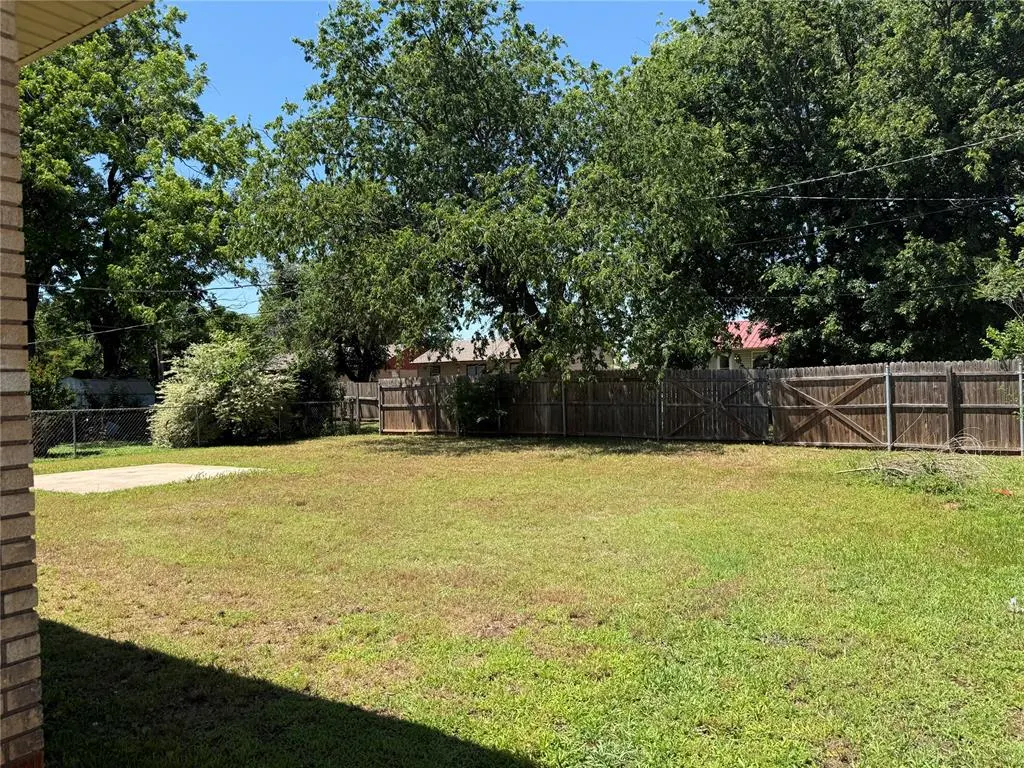 Photo 6 — 910 W Choctaw Street, Lindsay, OK 73052