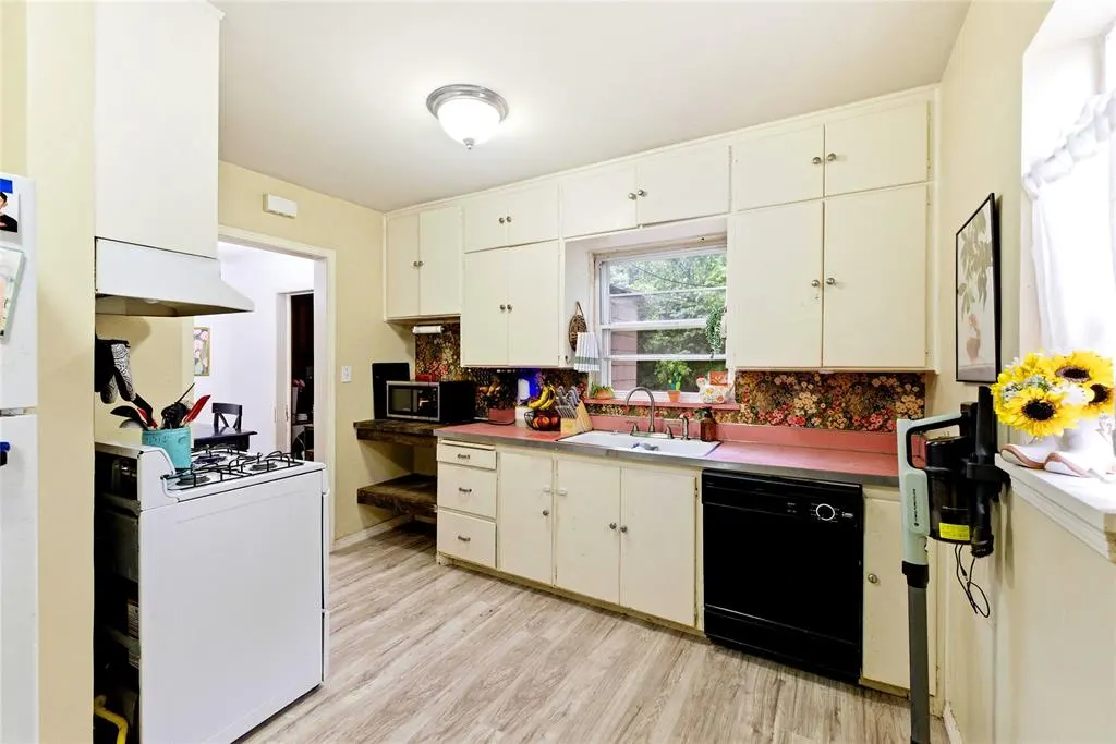 Photo 9 — 5615 N Military Avenue, Oklahoma City, OK 73118
