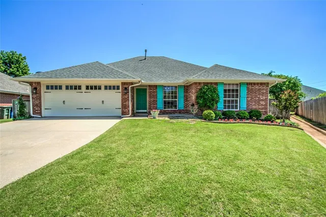 Photo 2 — 701 Adam Court, Edmond, OK 73003