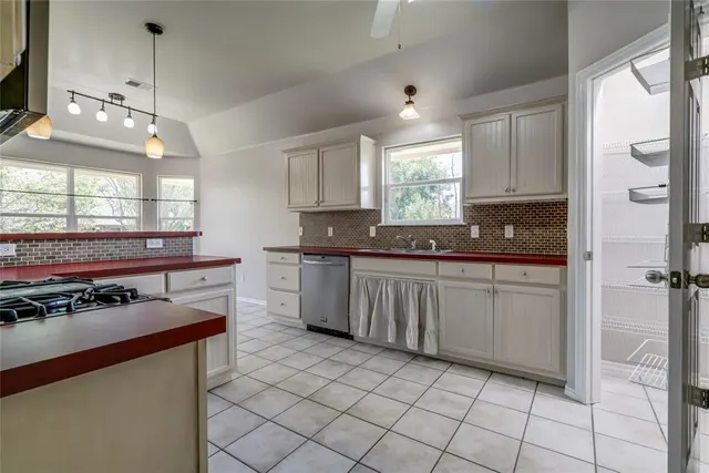 Photo 8 — 701 Adam Court, Edmond, OK 73003