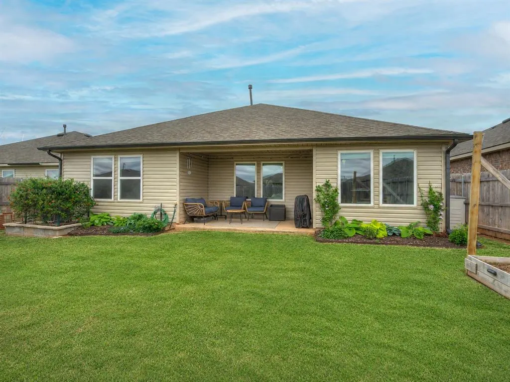 Photo 38 — 10417 SW 41st Place, Mustang, OK 73064