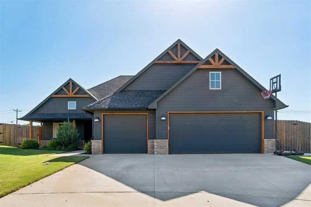 Front exterior — 3009 Cedar Spring Court, Arcadia, OK 73007