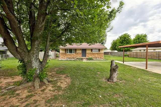 Photo 2 — 1013 N Carr Drive, Newcastle, OK 73065