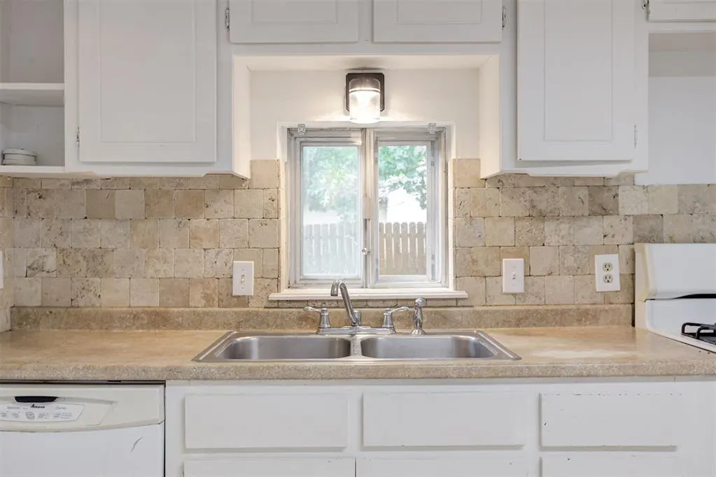 Photo 15 — 1013 N Carr Drive, Newcastle, OK 73065