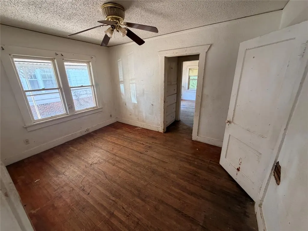 Photo 12 — 211 Jefferson Street, Seminole, OK 74868