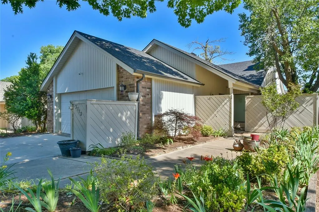 Photo 2 — 3713 River Oaks Drive, Norman, OK 73072