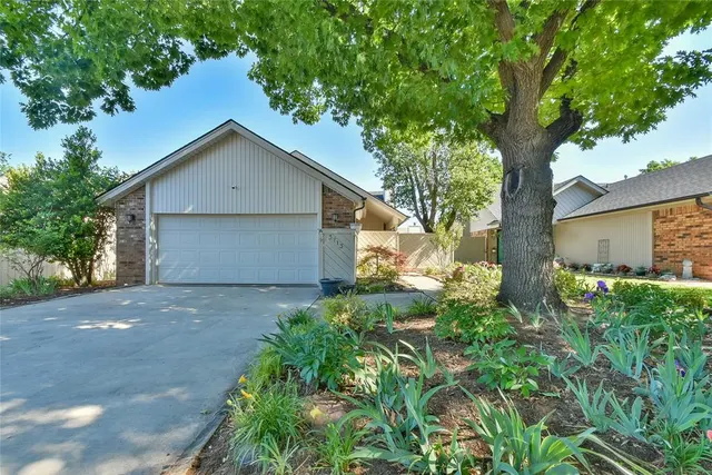 Photo 3 — 3713 River Oaks Drive, Norman, OK 73072